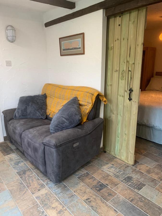 Molehill Lodge Swansea Exteriör bild